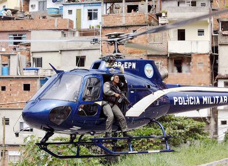 Robin a découvert plus de projets sociaux que de Kalachnikovs dans les favelas de Rio