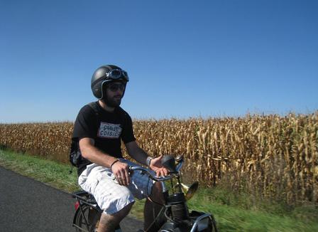 Pour zoner en Solex en mangeant des saucisses