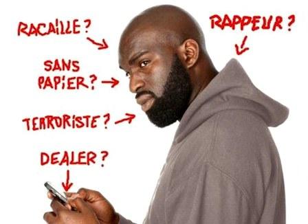 Un militant « anti-négrophobie » porte plainte pour violences policières