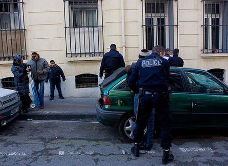 Contre les contrôles discriminatoires, une appli pour faire buzz