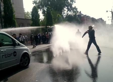 A Bruxelles, la galaxie Soral prend une douche