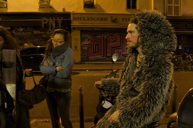 « Par courtoisie, on ne sert pas juste devant les bars. 