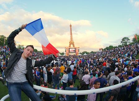 Mondial : Il y aura bien un écran géant à Paris