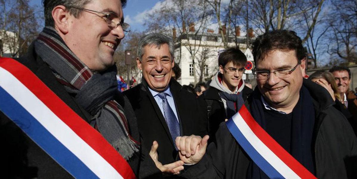 39 députés proposent une loi pour « dissoudre les groupes antifas »