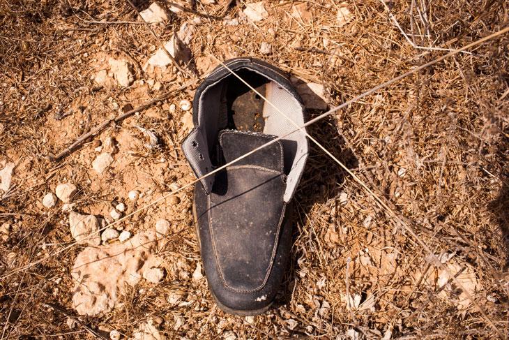 La chaussure d'un migrant anonyme, retrouvée au large de Lampedus
