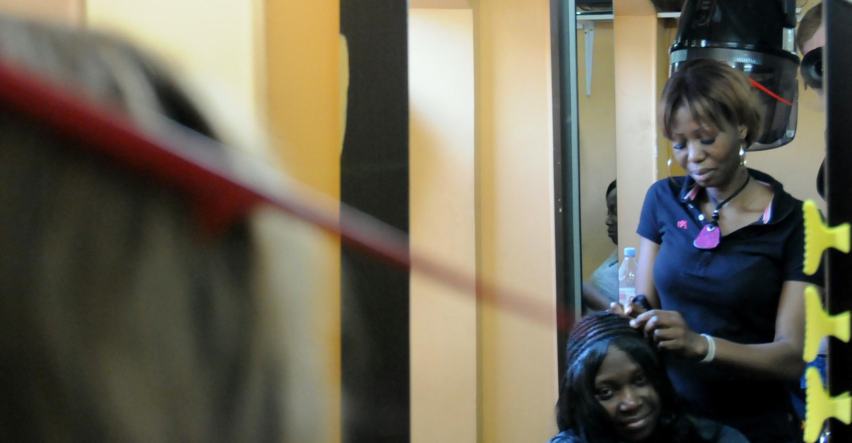 La galère des coiffeuses rebelles du quartier afro de Château d’Eau