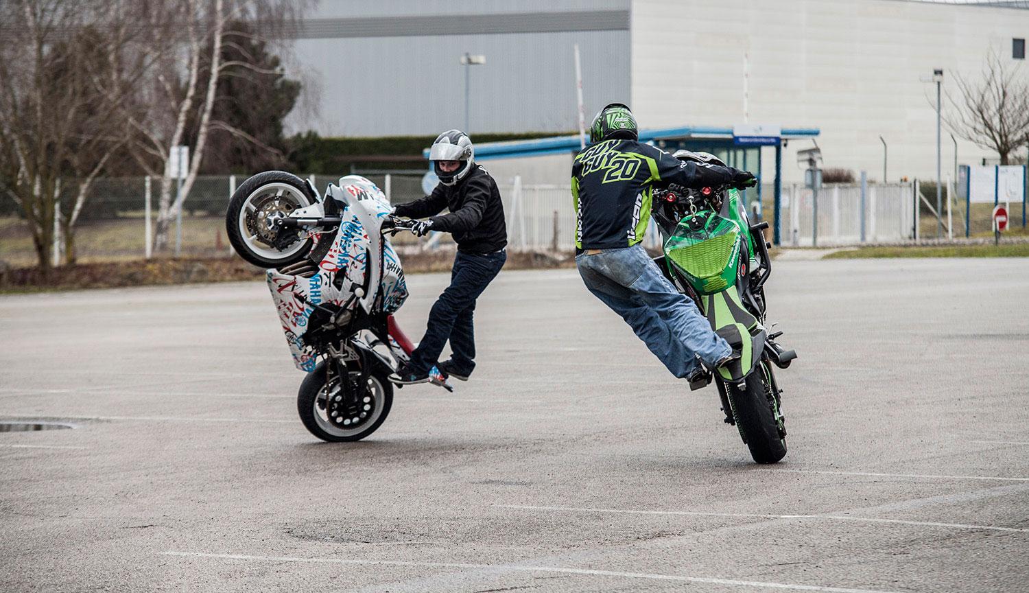Les cascadeurs des parkings du 78