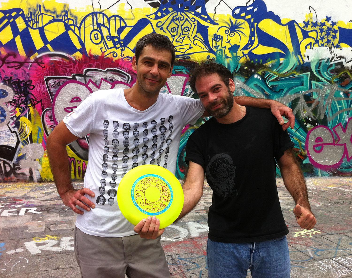 Vidéo : Olivier et Michaël, rois du frisbee 