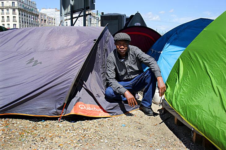 Un migrant d'Afrique de l'Es