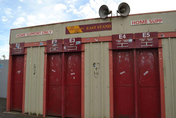 Les guichets de Motherwell, Ecoss