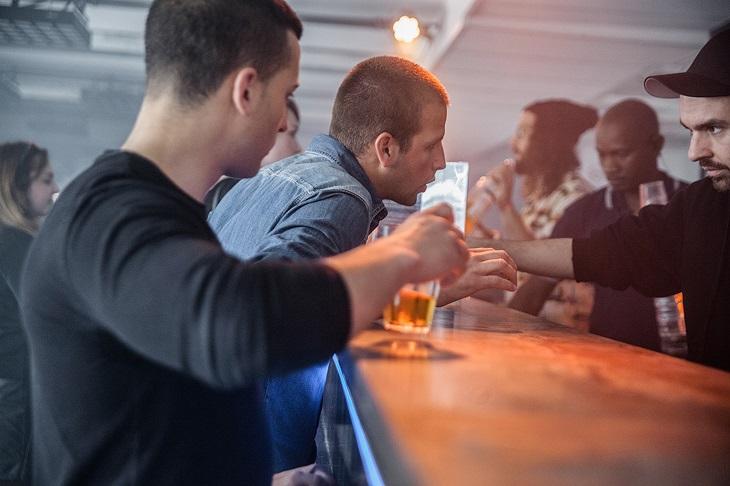 Au bar Club Maté et pression