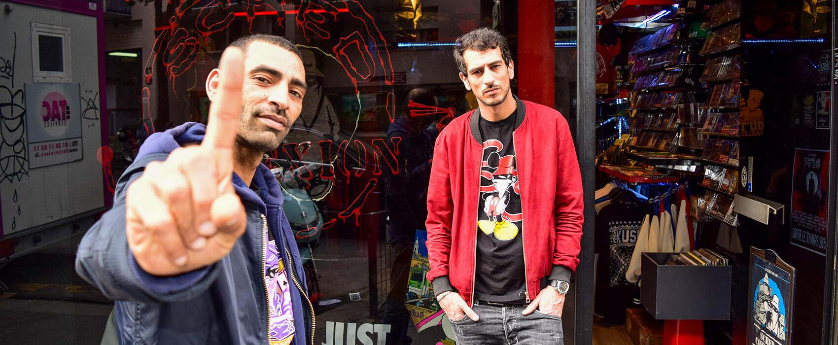 A la Scred Boutique : casquettes, CDs et « merch’ » à gogo 
