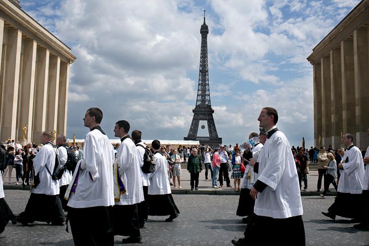 Les lefebvristes en démonstration de forc