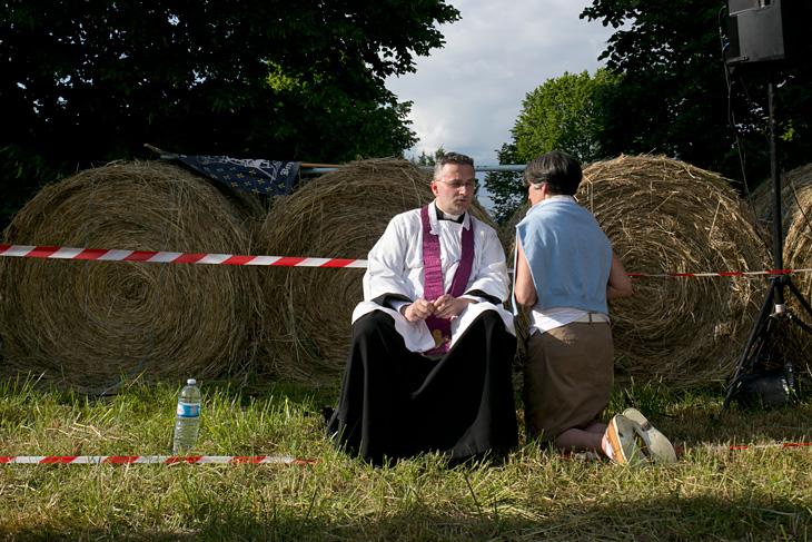 Des confessionnaux ont été installés