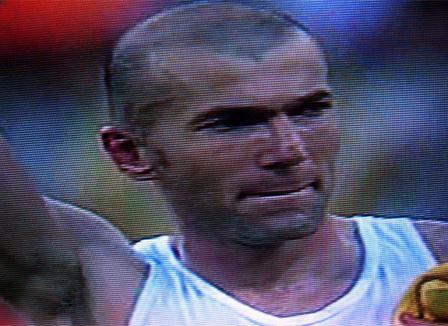 Zidane en pute, des inondations en Australie et des réfugiés birmans... le Morning Refresher