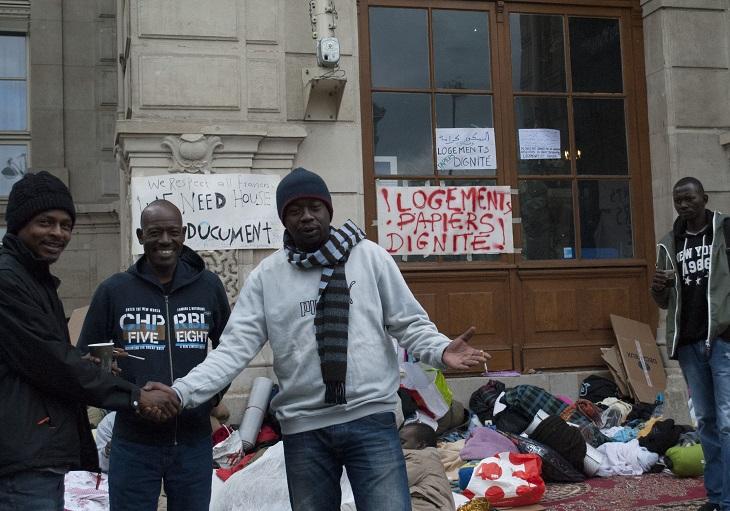 Hassan (à gauche) et Daoud (à droite) demande un logement, et un peu de dignité