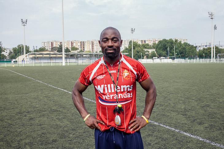 Coach Mike, son sifflet, son chrono