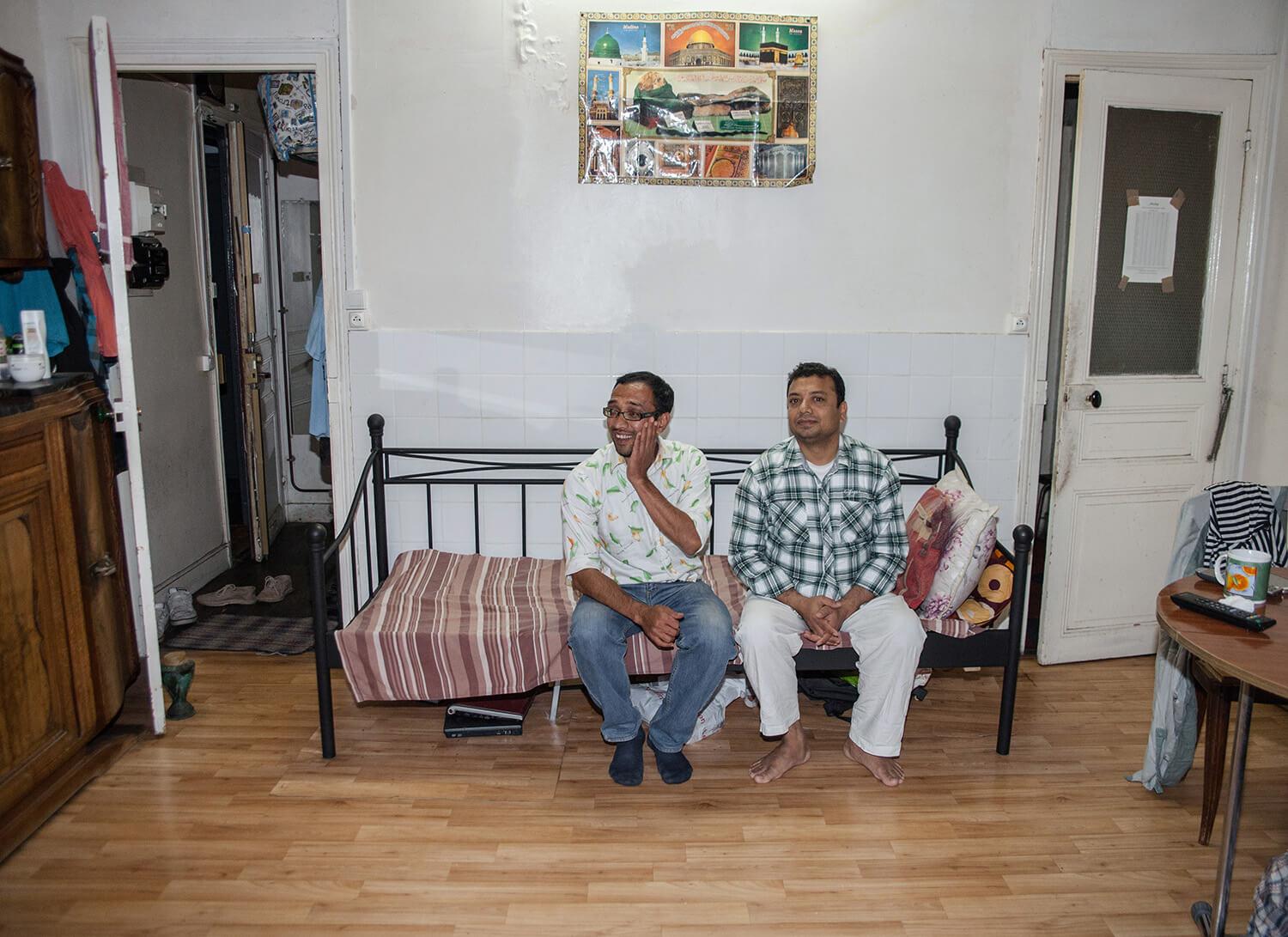 Azizur est en coloc' avec 7 autres Bangladai