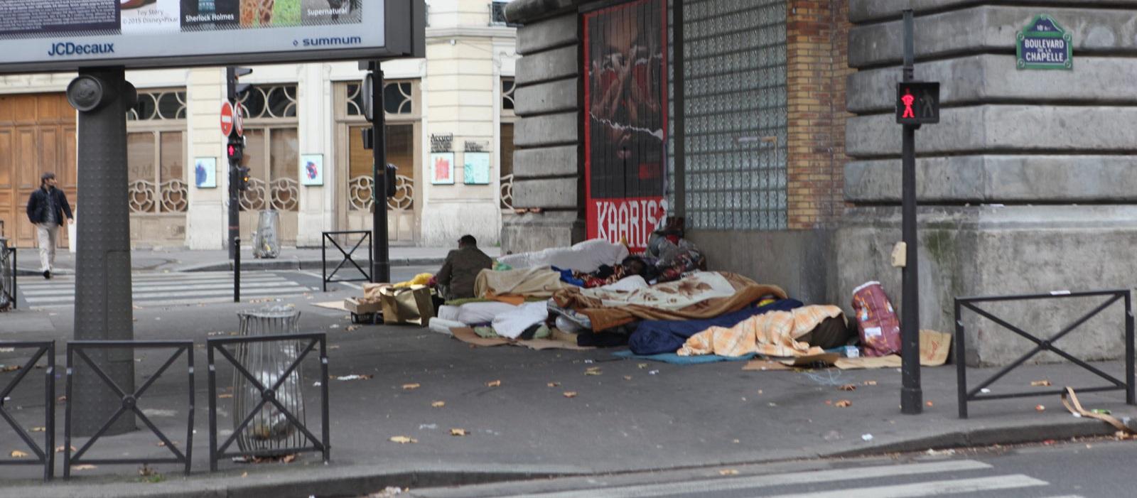 Depuis les attentats, les migrants ont peur de rester dehors