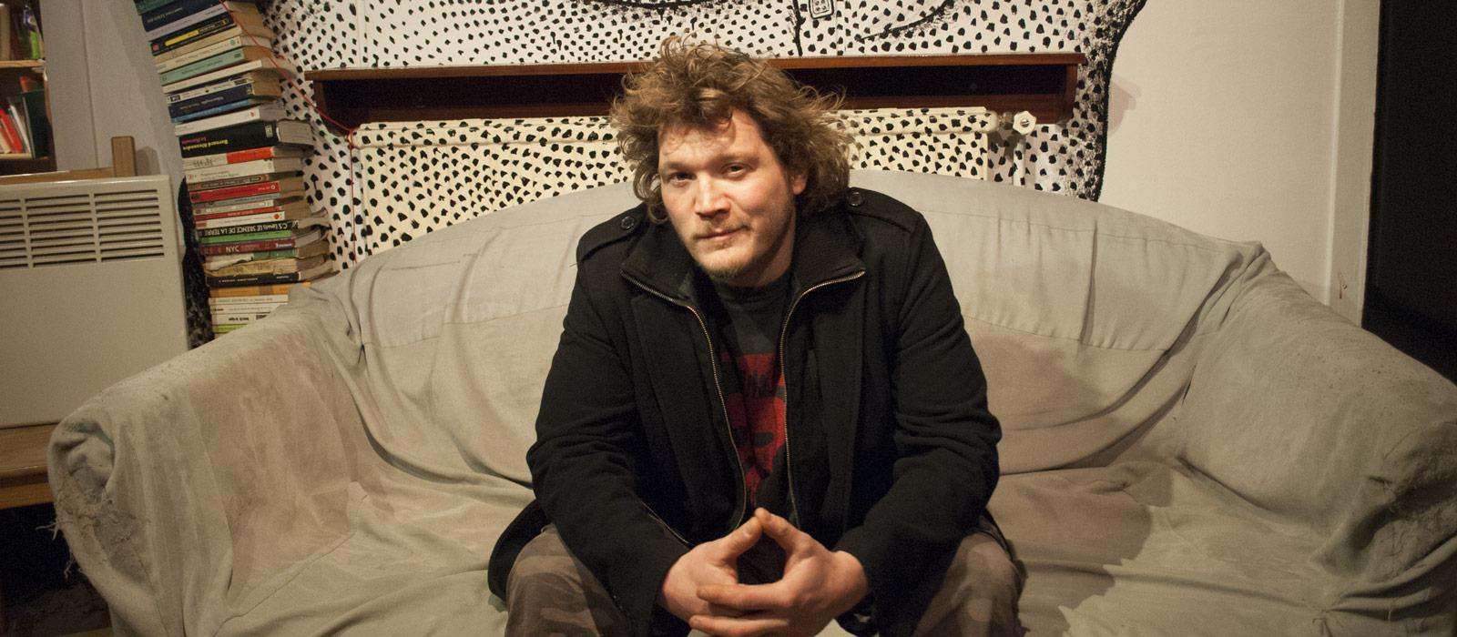 Anthony, l’américain arrêté dans un squat et menacé d’expulsion