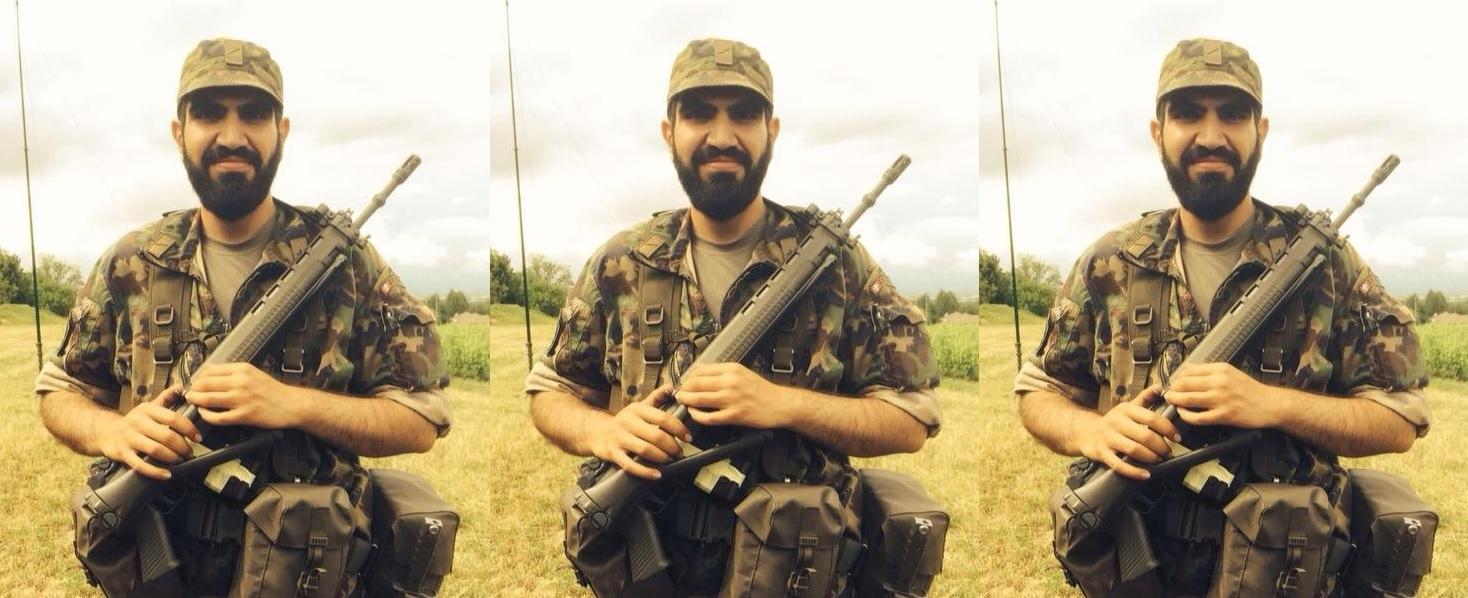 Des armes de guerre chez un fidèle d’Alain Soral