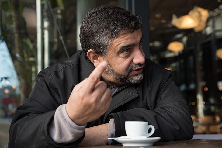 « C’était M. Sifaoui au téléphone. 