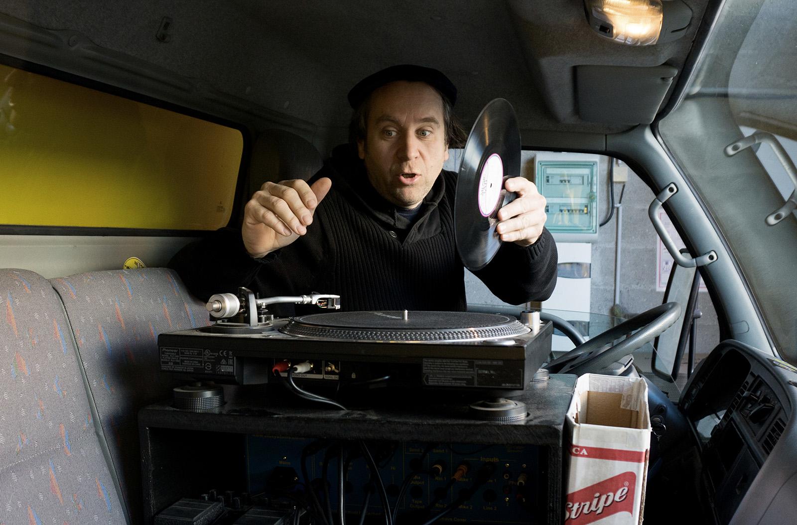 Daddy Reggae balade son sound system dans les rues de Paris