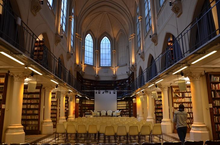 Dans la nef de l'Archipel