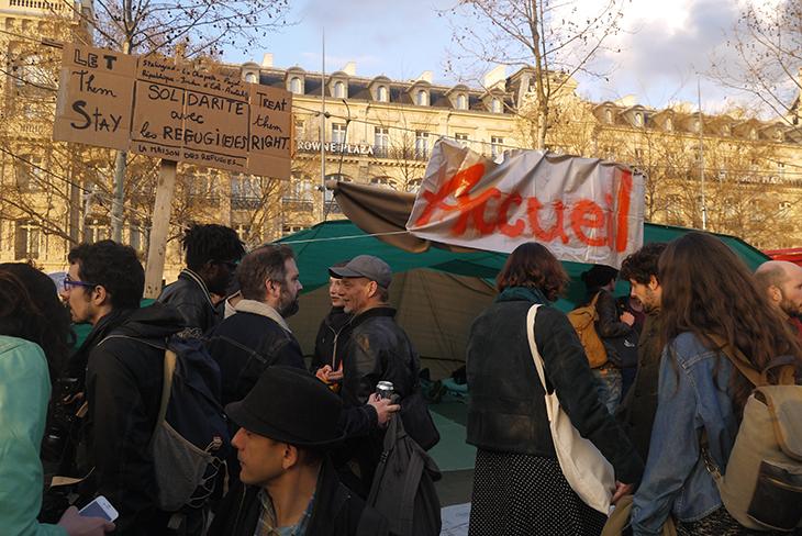 Près de 70 réfugiés ont décidé de s'installer place de la République.