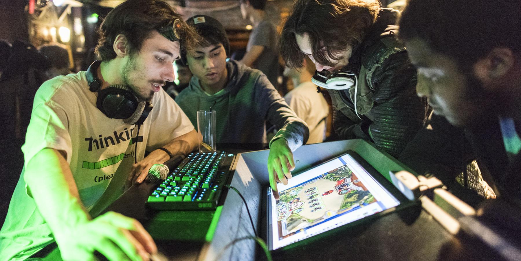 Meltdown : l’incroyable succès des bars pour geeks