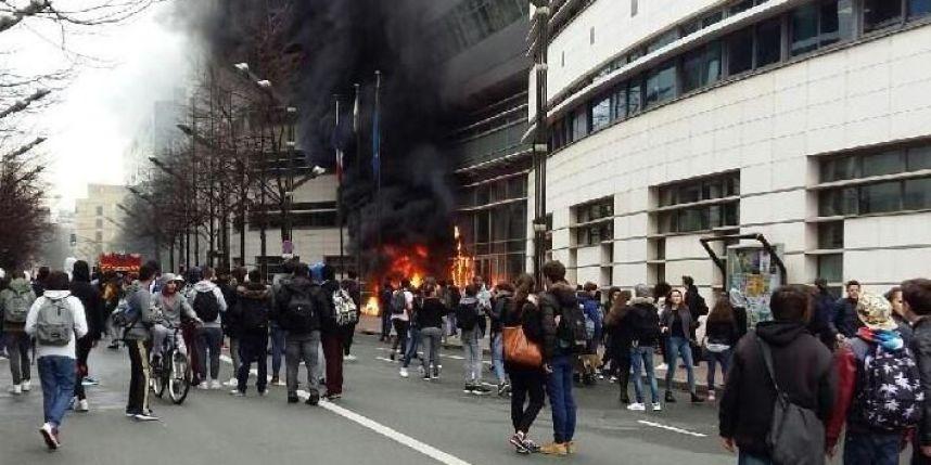 « Pour l’instant, 13 jeunes se sont présentés à Nanterre et tous ont été placés en garde-à-vue ». Ce sont tous des élèves du lycée Léonard de Vinci à Levallois-Perret