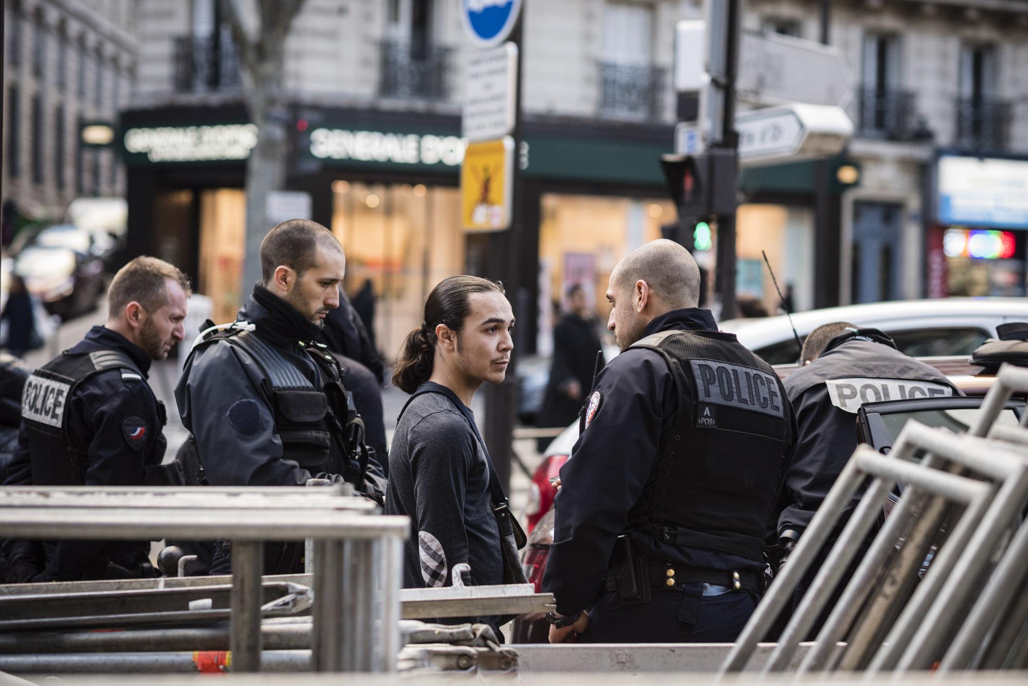 Quand on les lance sur le sujet de la police, chacun y va de sa petite histoire