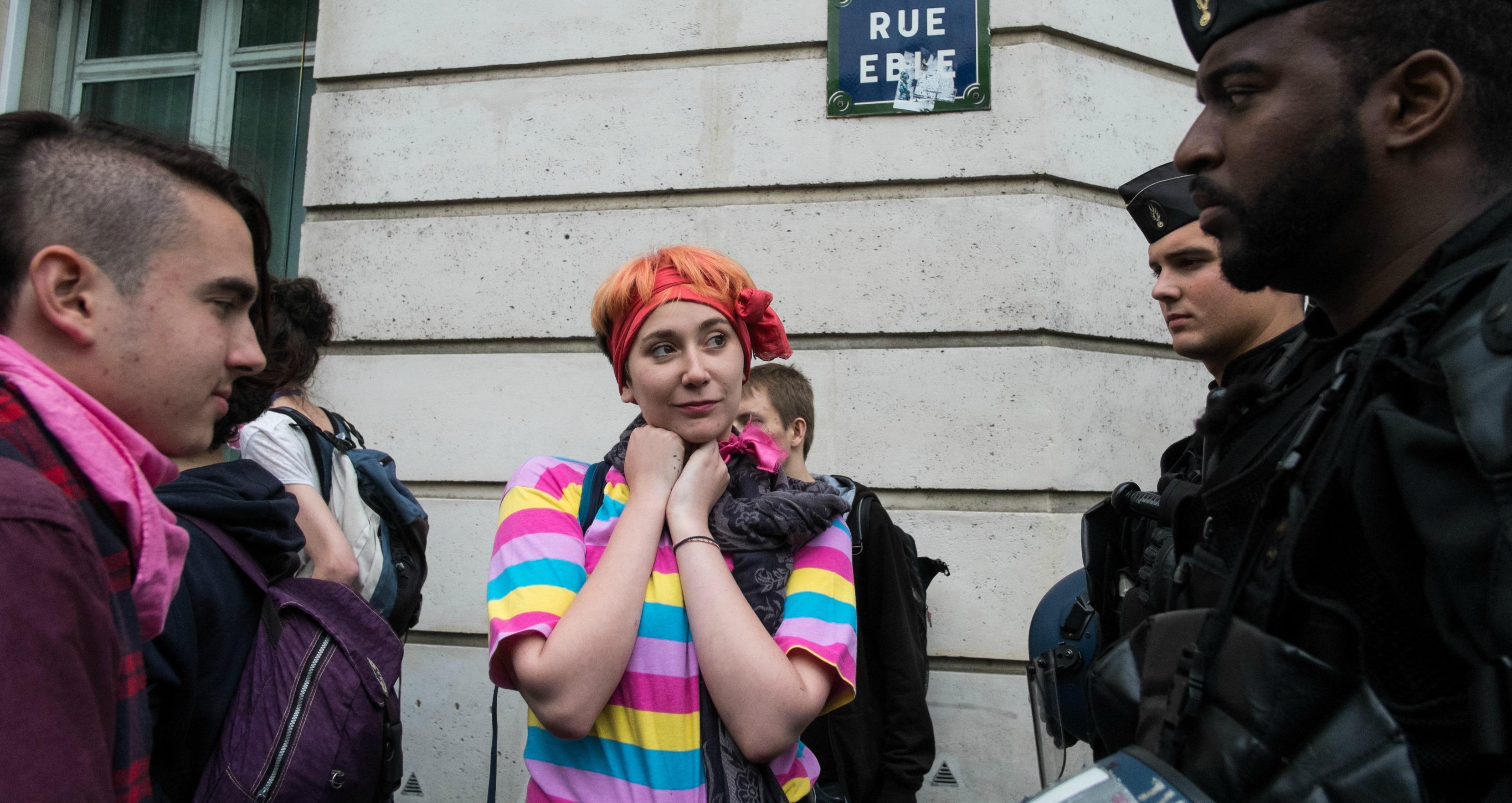 Avec les militants LGBT qui voulaient s’incruster à la Manif pour tous