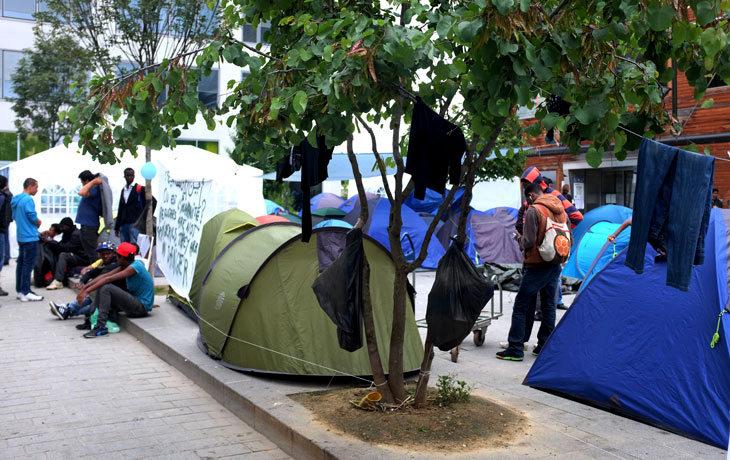 Ambiance camping à la Halle Pajol