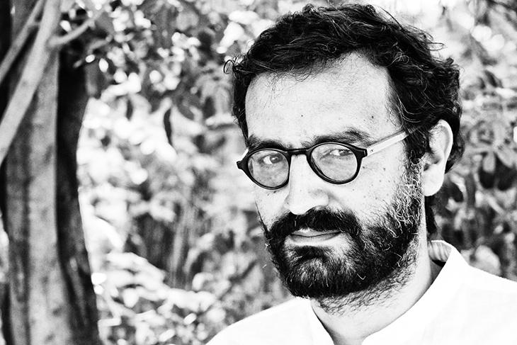 Adlène Meddi en mode BG.