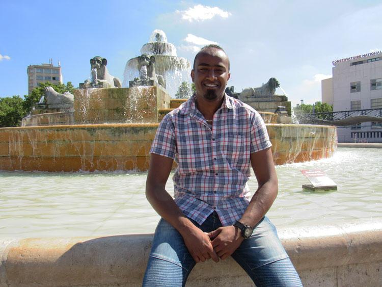 Fadi a t-il pris son maillot de bain ?