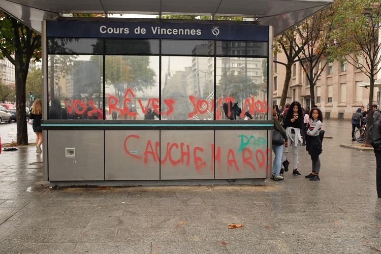Il y a un poète dans le cortég