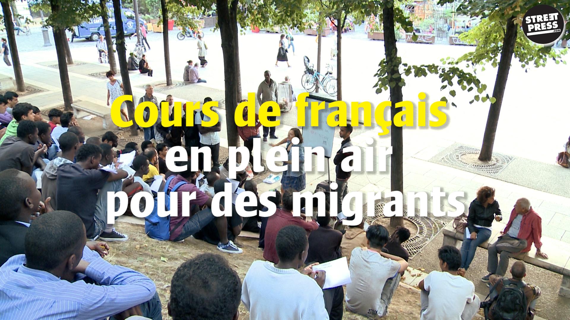 Cours de français en plein air pour des migrants de Stalingrad