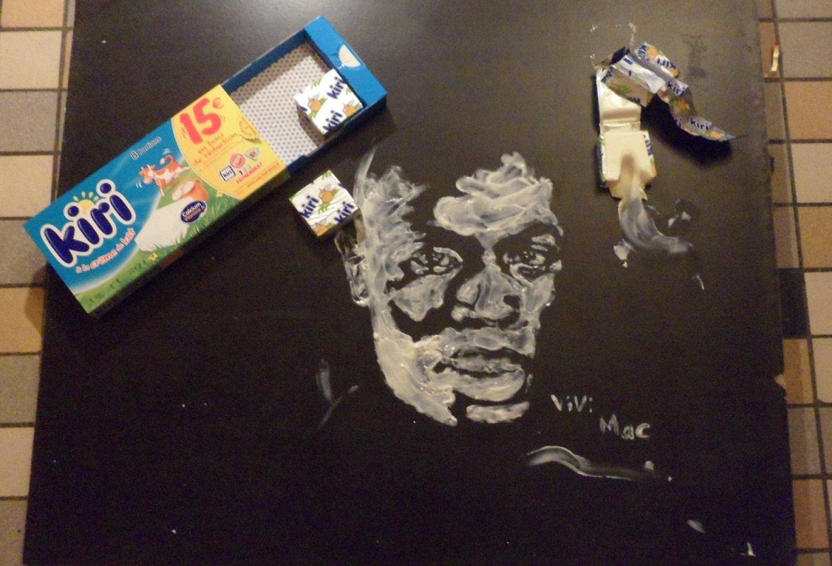 Elle tire le portrait de rappeurs avec de la nourriture