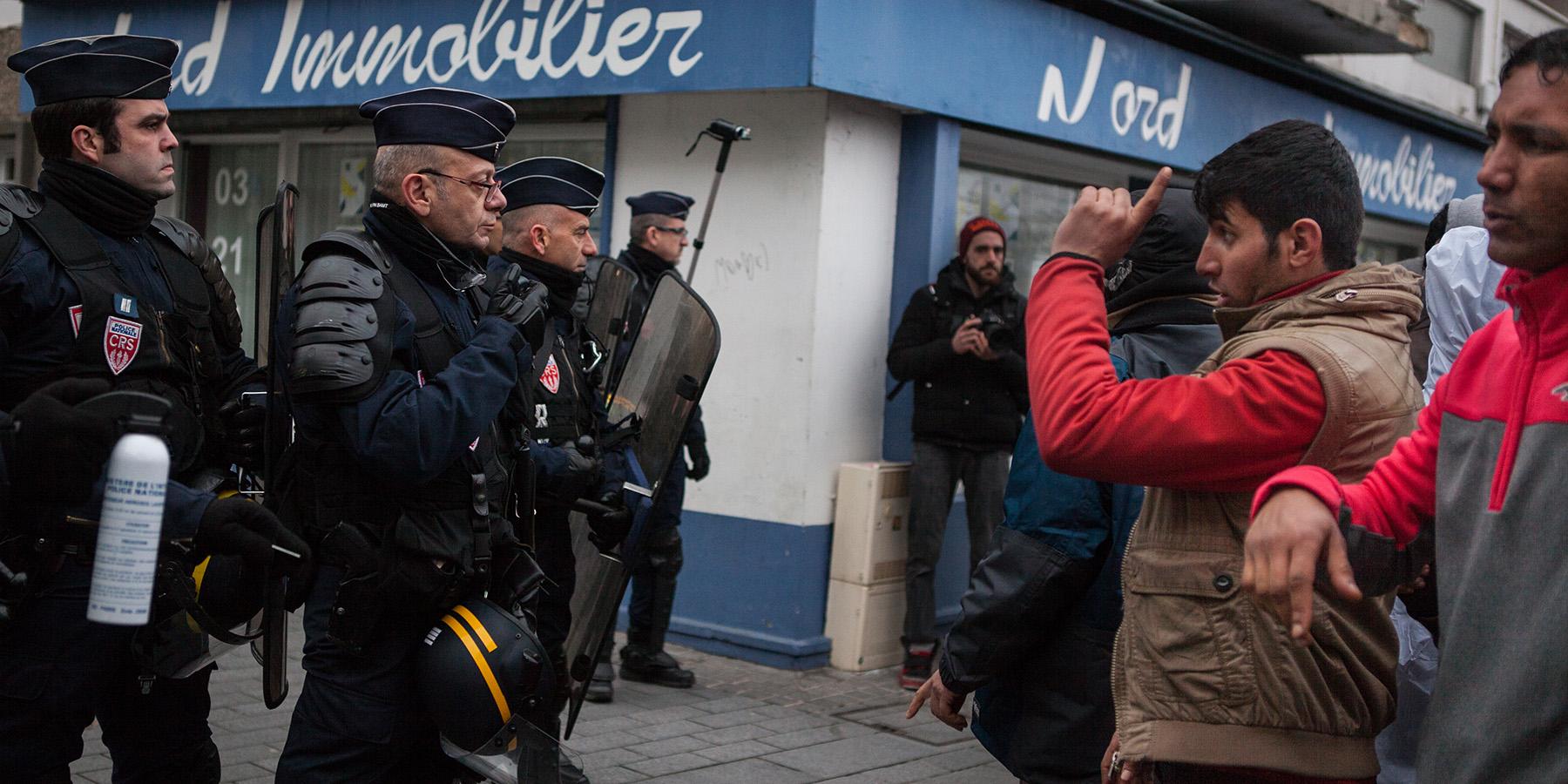 A Calais, la police a pour consigne d’arrêter 80 migrants par jour