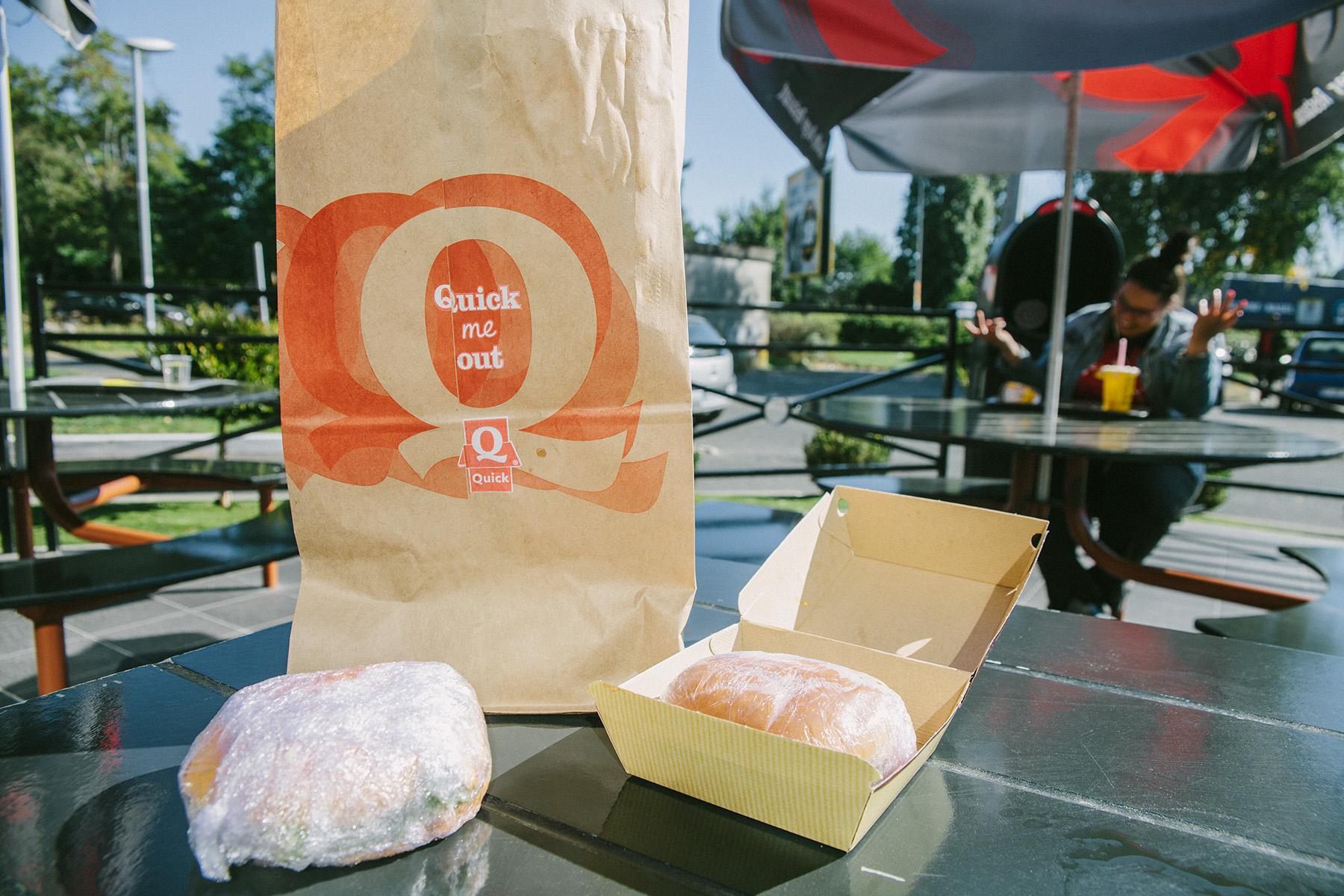 Au Quick tout proche, tu demandes un spécial Fleury et ils l’emballent exprès 