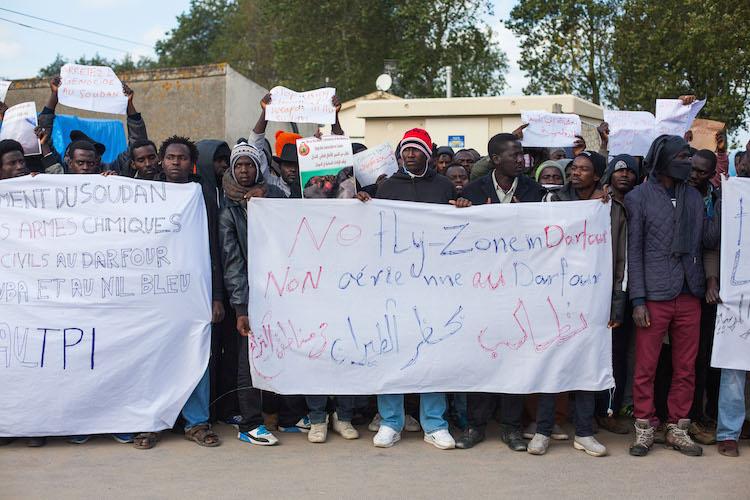 « Stop using Chemical weapons in Soudan ! »