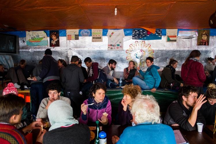 Toutes les tables sont prises