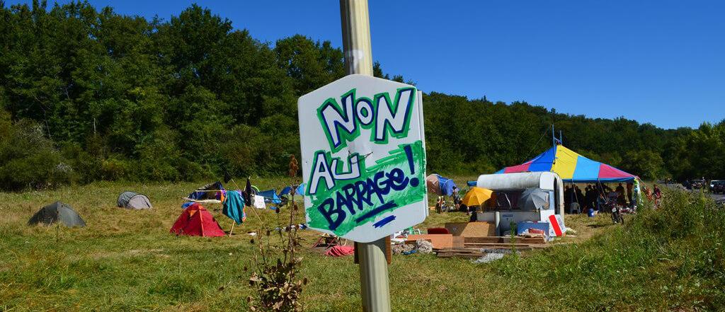 Agressées au couteau lors d'un hommage à Rémi Fraisse, 3 femmes portent plainte