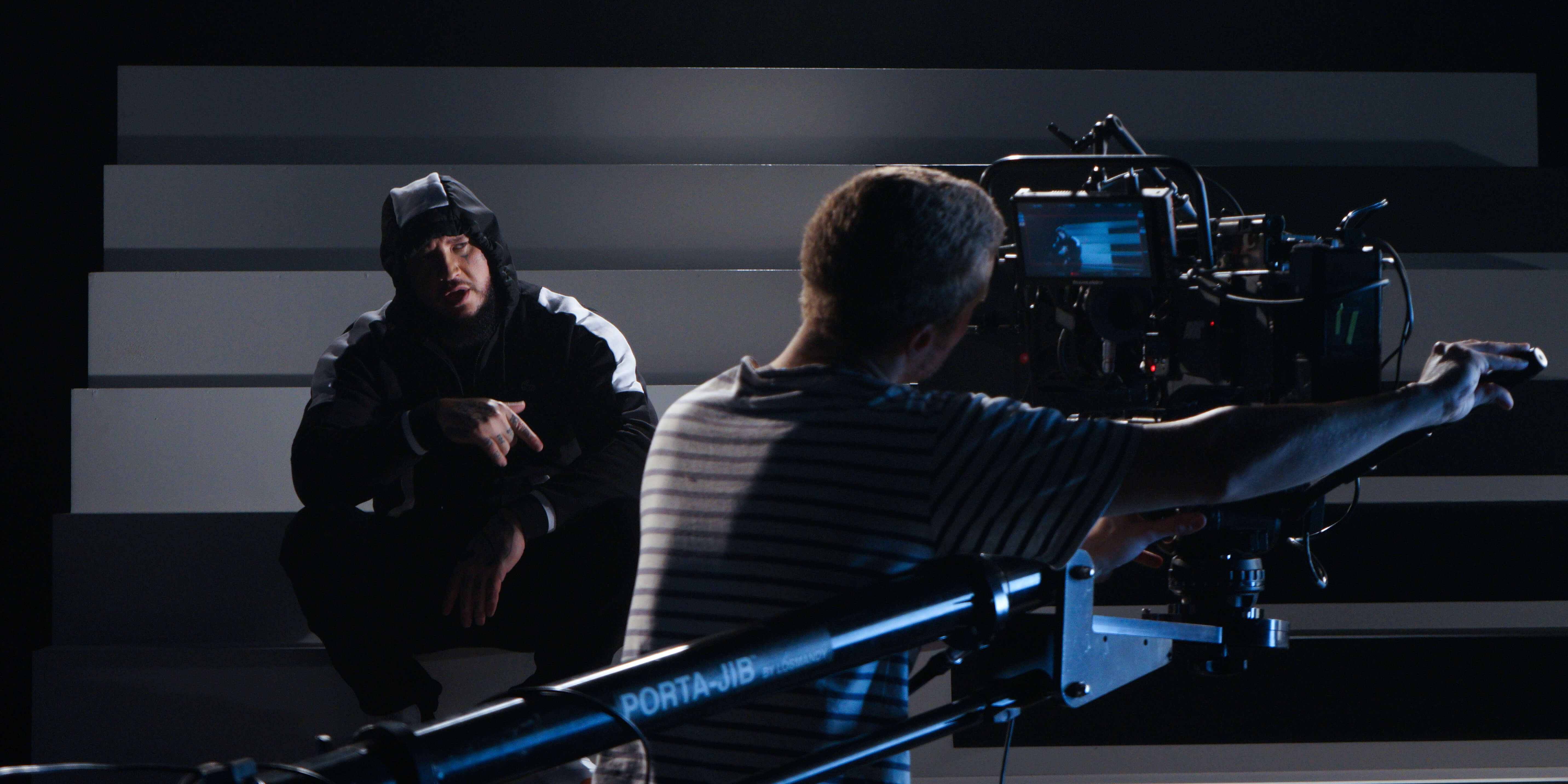 Sur le tournage de Rubrique Necro, le dernier clip de Seth Gueko