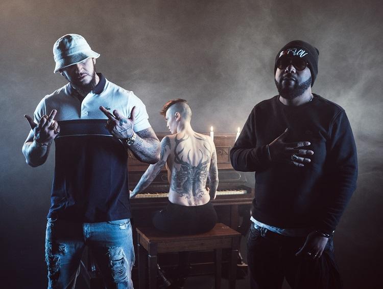 Seth Gueko, une fille avec un grand tatouage dans le dos, Lino et son chapeau