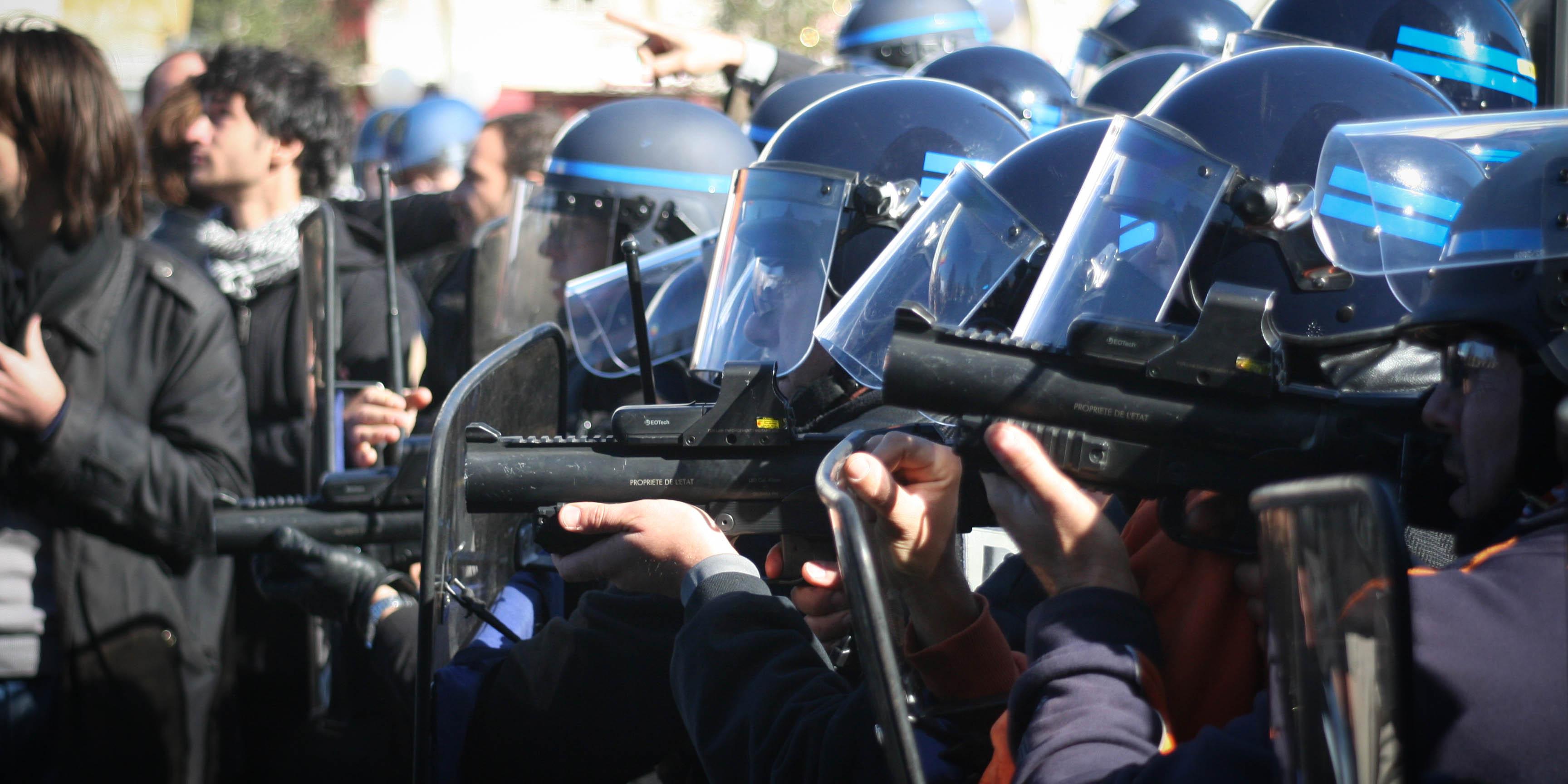 Militant éborgné en 2009 : les 5 grosses boulettes des policiers