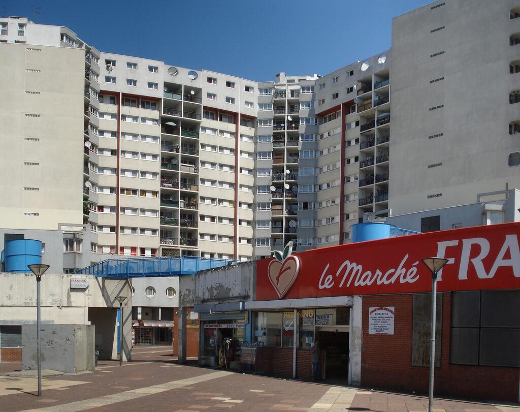 Dans mon immeuble, les asiatiques se font agresser et je ne peux pas déménager