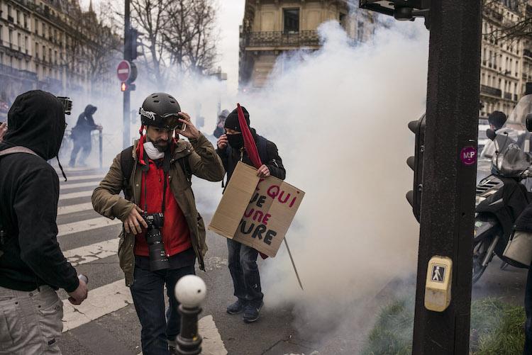 La tête dans les nuages (de lacrymos)