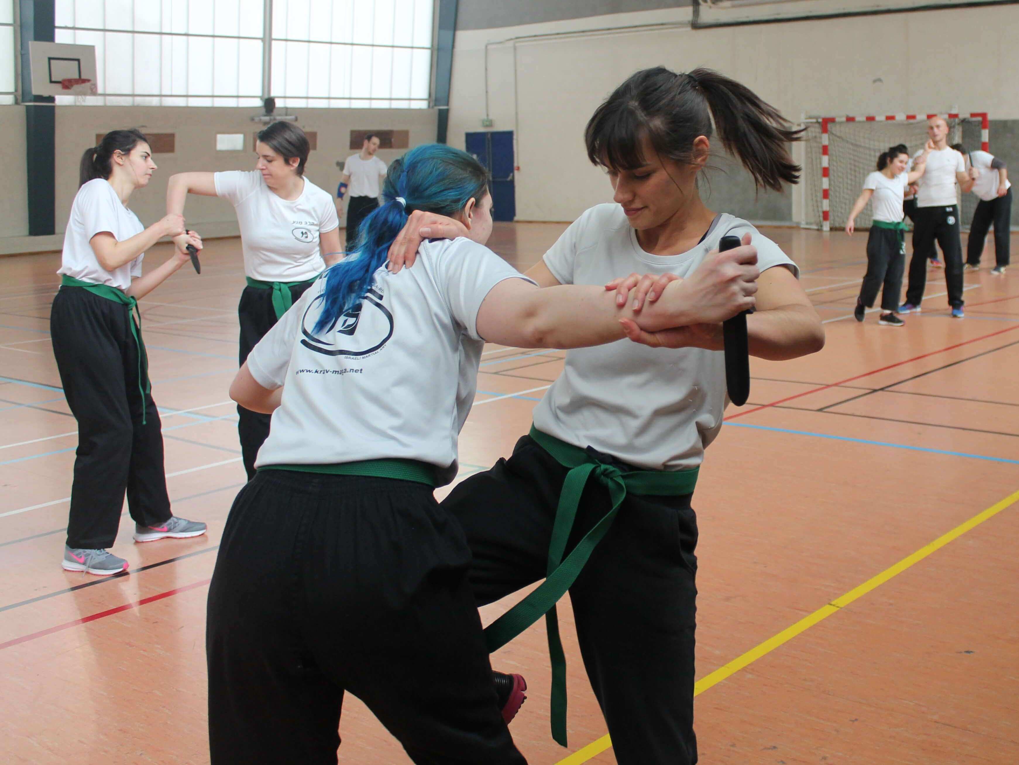 Grâce au krav maga, j’ai moins peur de sortir seule le soir